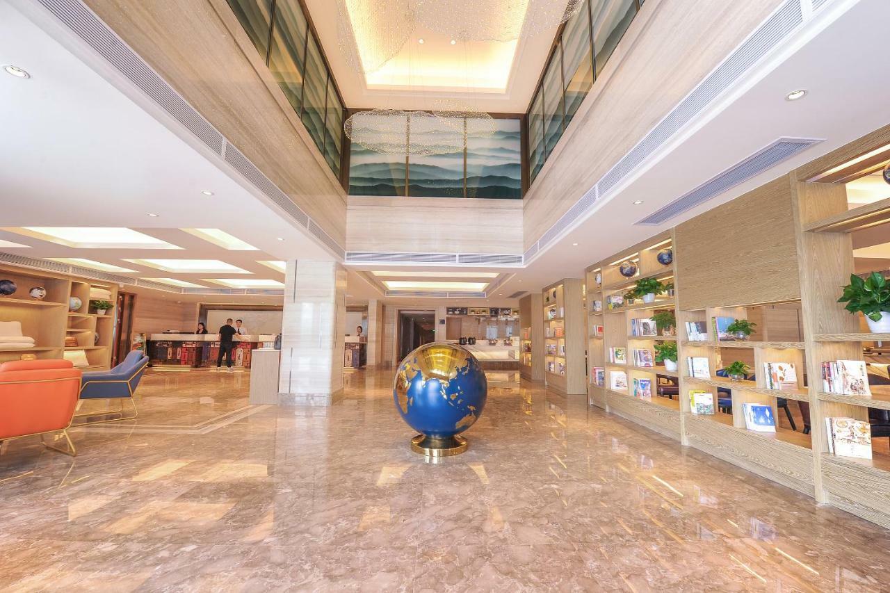 凯里亚德深圳麟恒广场六约地铁站店酒店 外观 照片